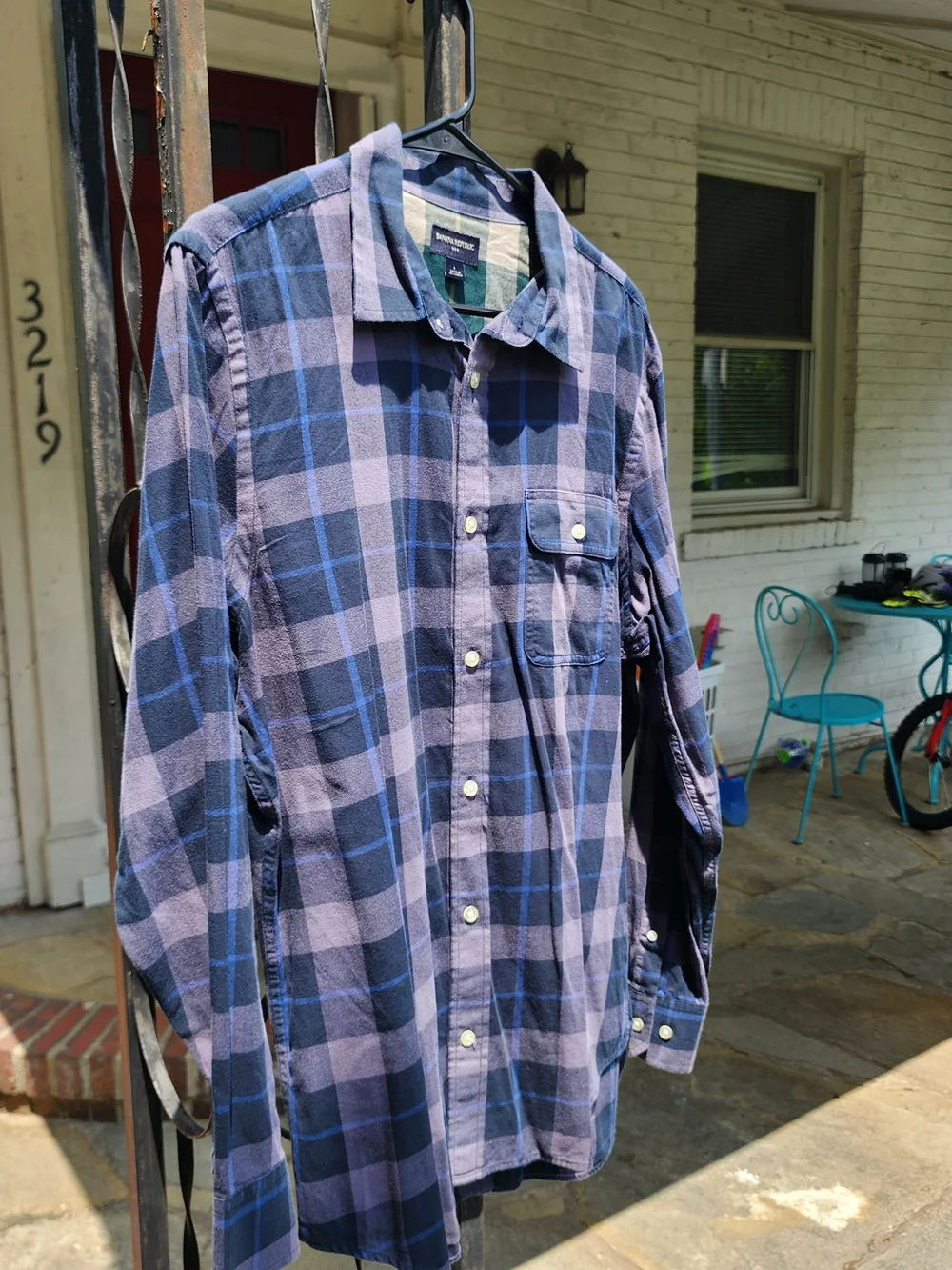 Banana Republic Flannel Shirt. Size Large.